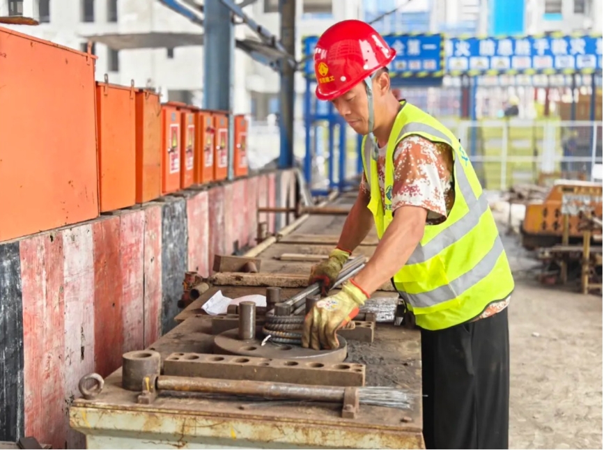 节日我在岗丨“端午”假期不歇工 项目建设“不打烊”